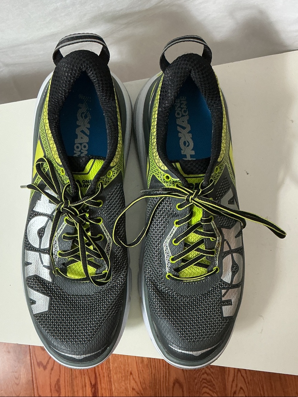 Hoka Bondi 4 Men's Running Shoes - Gray & Neon Yellow